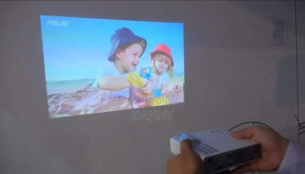 Asus P3B LED Rechargeable HD Projector