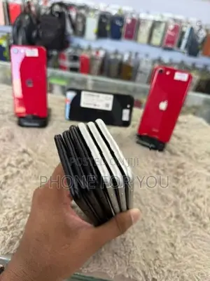 Apple iPhone SE 2 (Used)