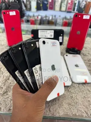 Apple iPhone SE 2 (Used)
