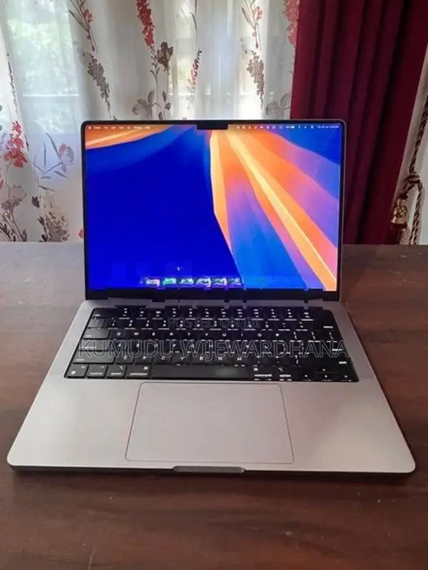 Apple MacBook Pro 14" M1 16GB RAM 512GB SSD