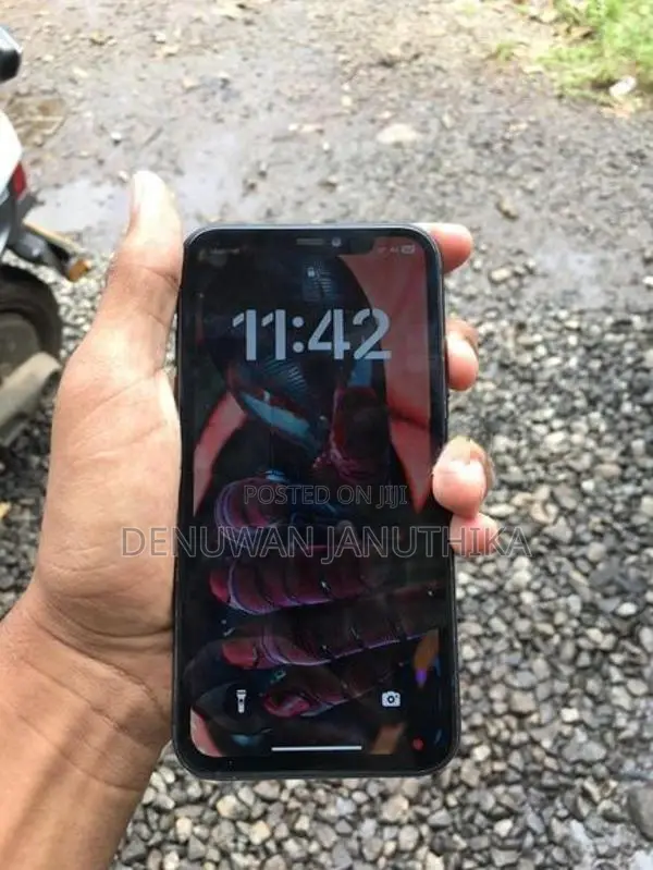 Apple iPhone 11 (Used)