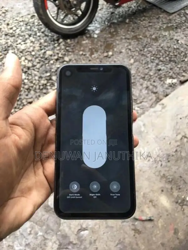 Apple iPhone 11 (Used)