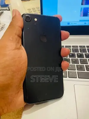 Apple iPhone 7 (Used)
