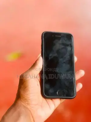 Apple iPhone SE 2 (Used)