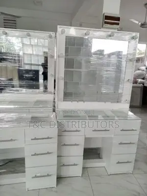 Hollywood Dressing Table