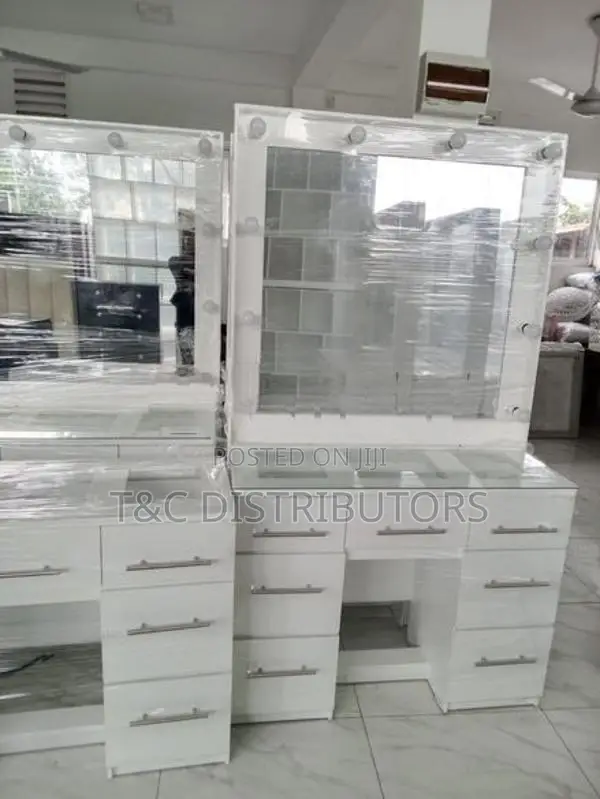 Hollywood Dressing Table