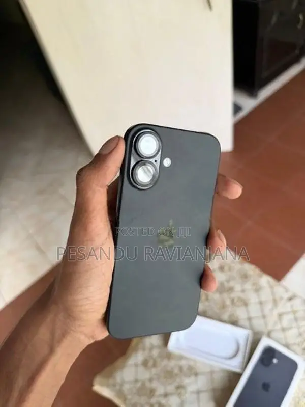 Apple iPhone 16 (Used)