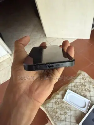 Apple iPhone 16 (Used)