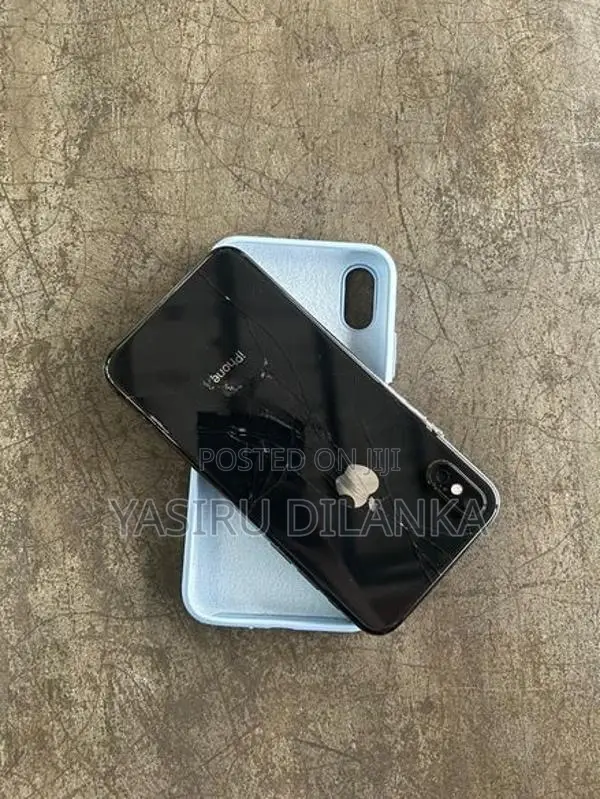 Apple iPhone X (Used)