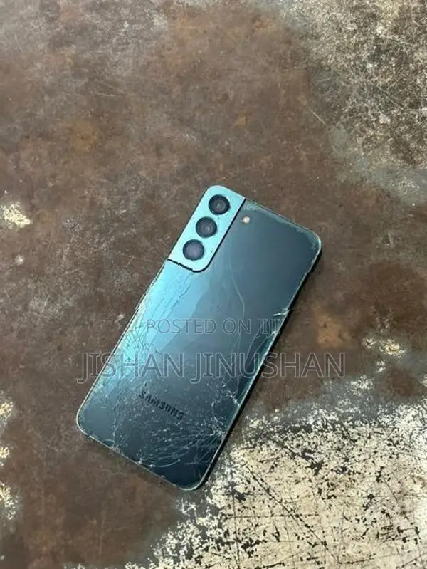 Samsung Galaxy S22 (Used)