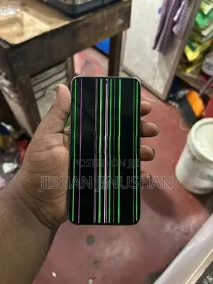 Samsung Galaxy S22 (Used)