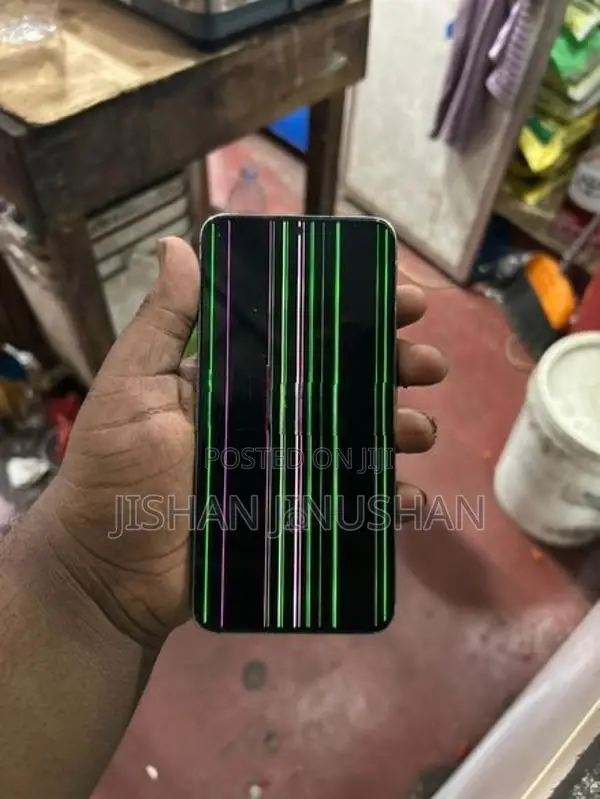 Samsung Galaxy S22 (Used)