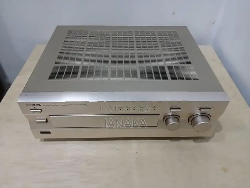 Yamaha Ax-596