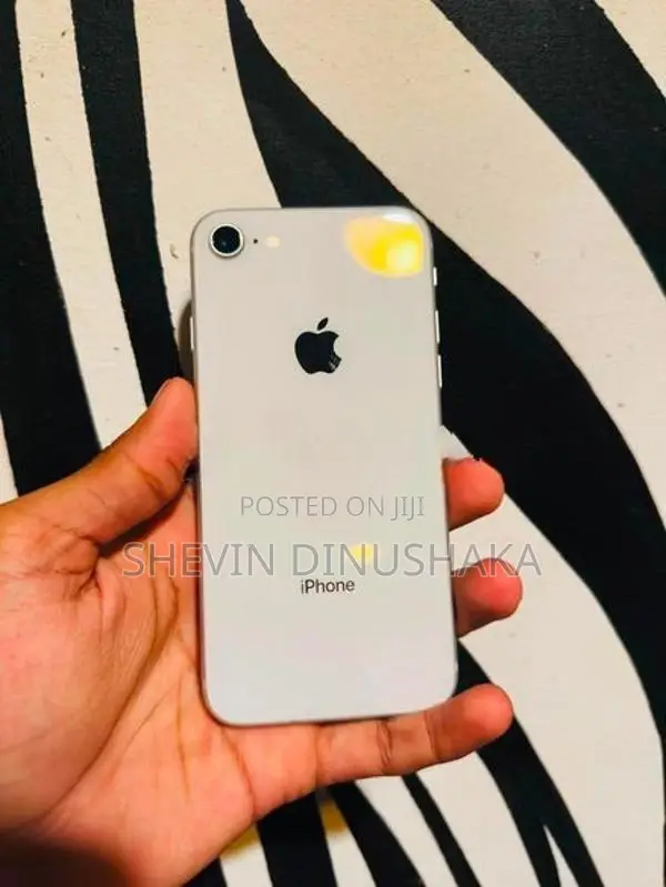 Apple iPhone 8 (Used)