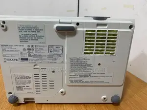 Sony VPL-DX122 Projector