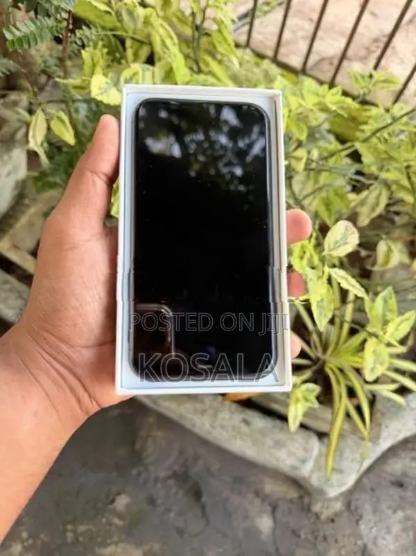 Apple iPhone 11 128GB LL/A (Used)