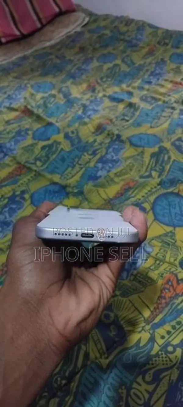 Apple iPhone 15 (Used)