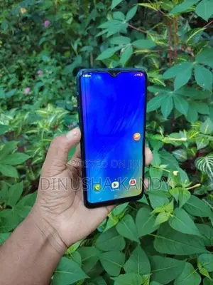 Samsung Galaxy M10 3GB 32GB (Used)