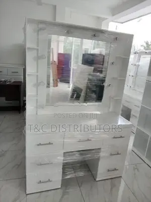 Hollywood Dressing Table