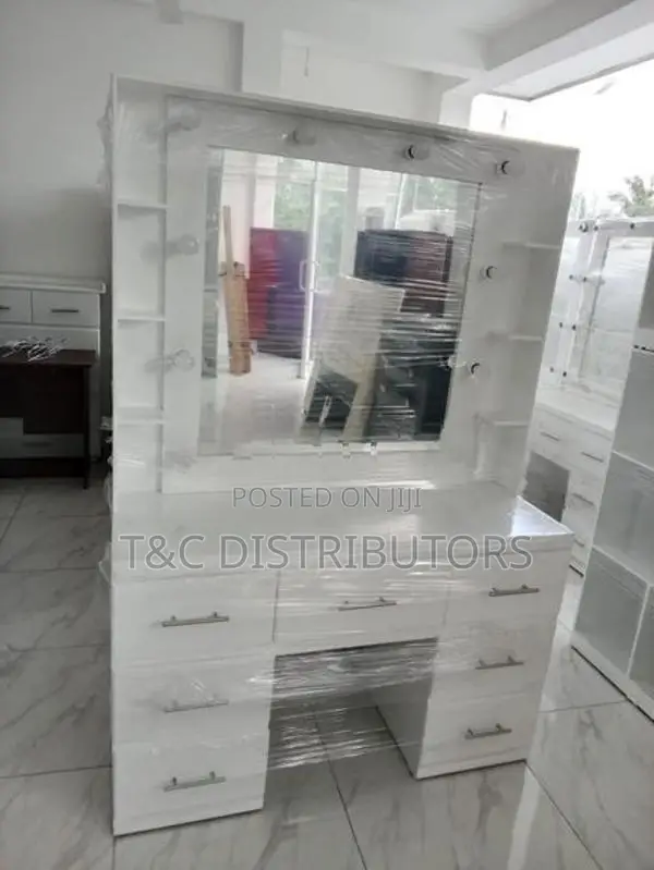 Hollywood Dressing Table