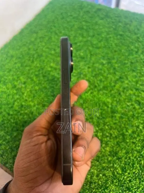 Apple iPhone 16 Pro (Used)