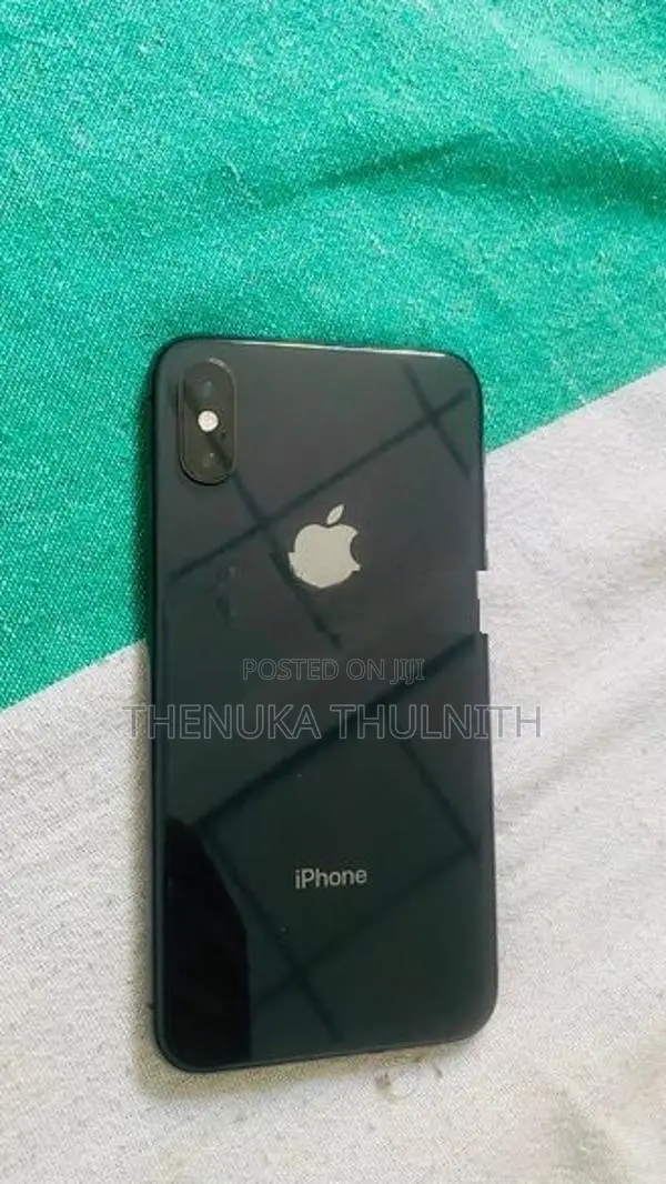 Apple iPhone XS (Used)