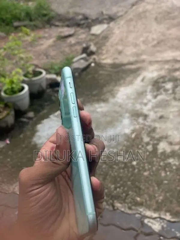 Apple iPhone 11 128GB (Used)