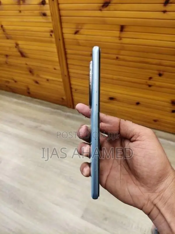 Vivo (Used)