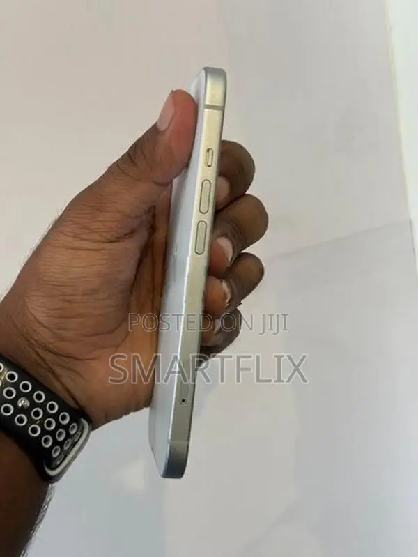 Apple iPhone 15 (Used)