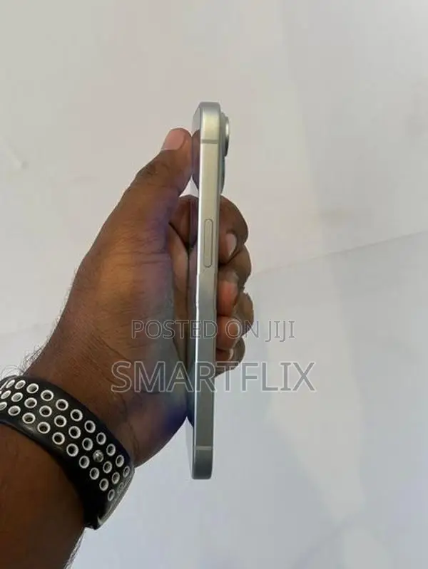 Apple iPhone 15 (Used)