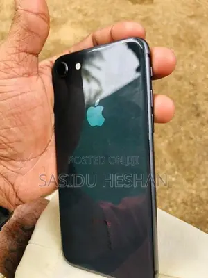 Apple iPhone 8 I phone (Used)