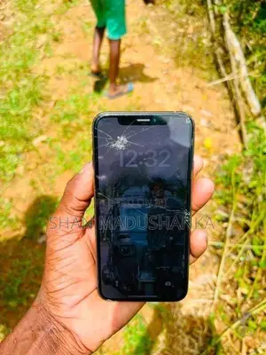 Apple iPhone XS (Used)