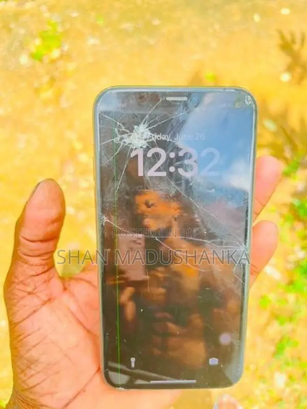Apple iPhone XS (Used)
