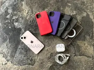 Apple iPhone 13 (Used)