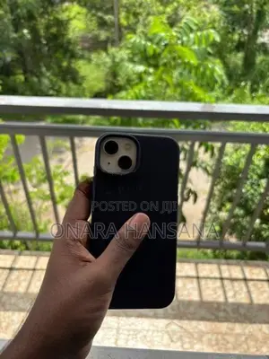 Apple iPhone 13 (Used)