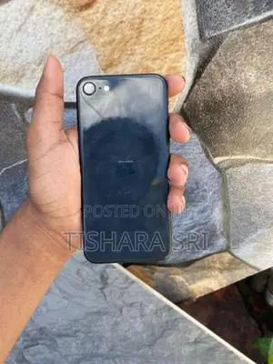 Apple iPhone SE 2 (Used)