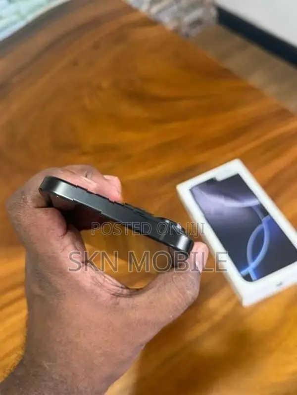 Apple iPhone 16 Pro Max 256GB iCloud (Used)