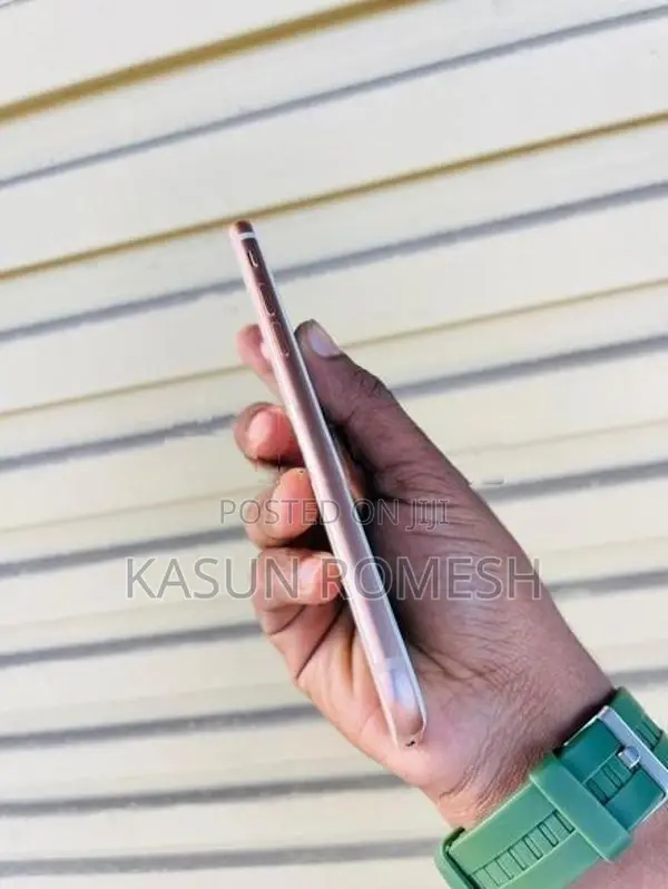 Apple iPhone 8 (Used)