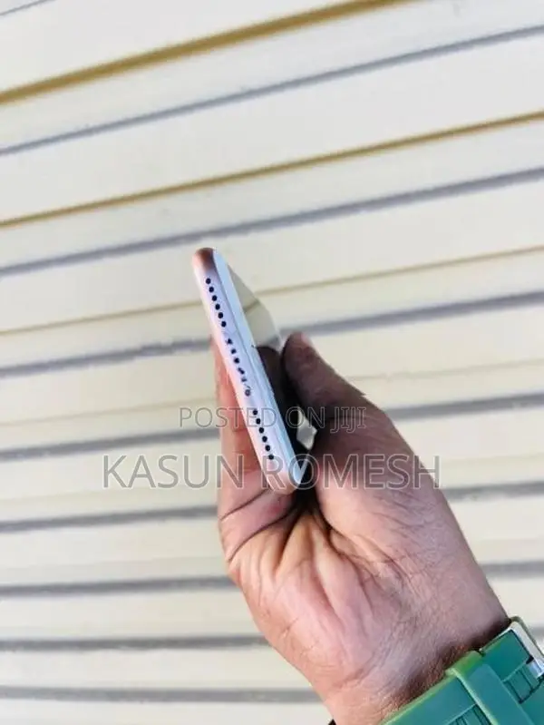 Apple iPhone 8 (Used)
