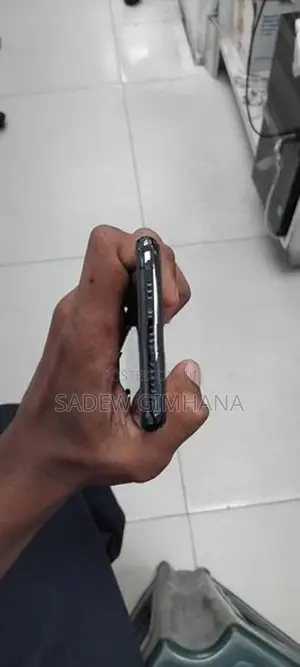 Apple iPhone XS (Used)