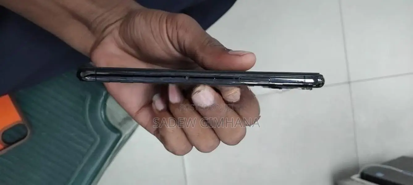 Apple iPhone XS (Used)