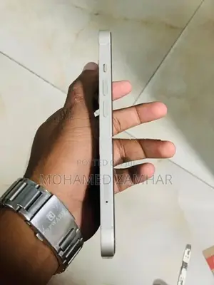 Apple iPhone 13 (Used)