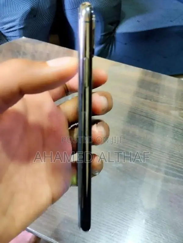 Apple iPhone XS (Used)