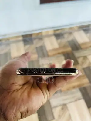 Apple iPhone XS (Used)