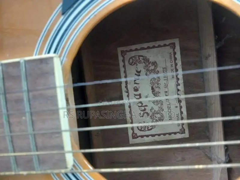 Box Guitar