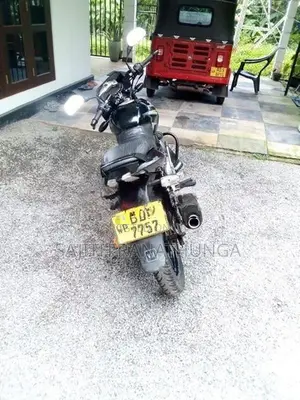 Bajaj Pulsar 150 2015