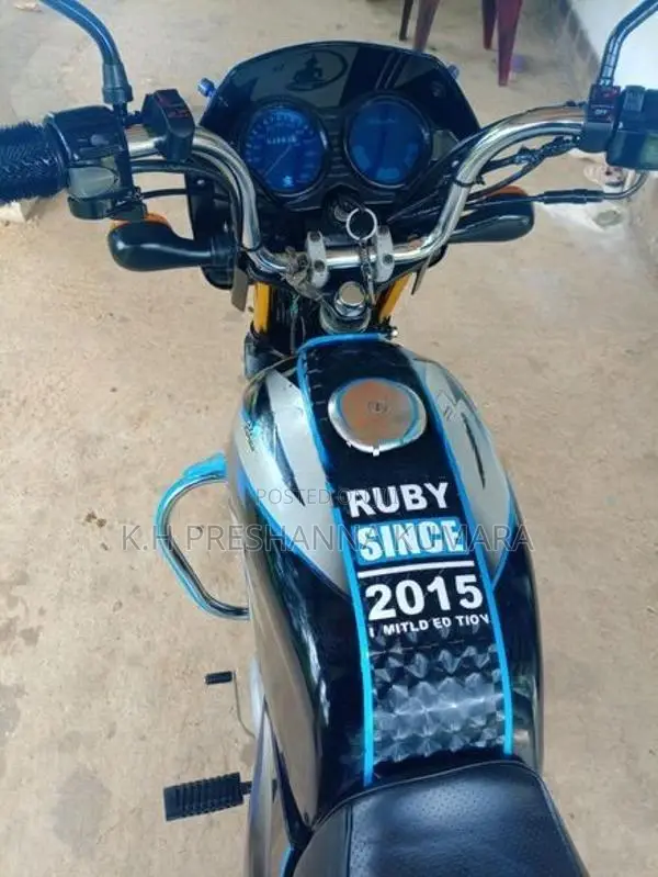Bajaj CT100 2015