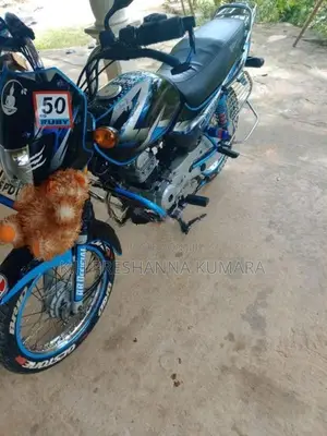 Bajaj CT100 2015