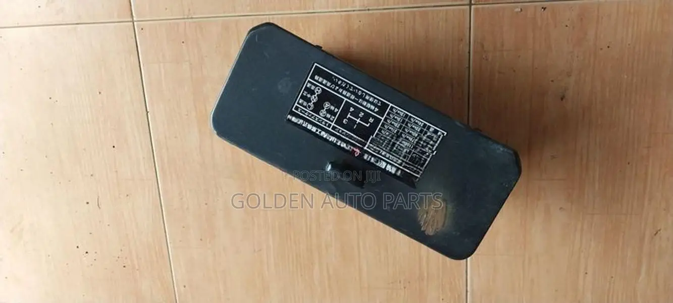 Mitsubishi 4dr5 Jeep Cubehole