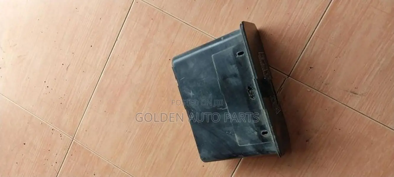 Mitsubishi 4dr5 Jeep Cubehole